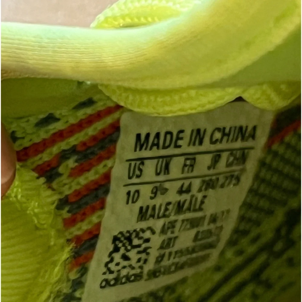 2017 Like-New Condition Yeezy Boost SPLY 350 V2 'Semi Frozen Yellow' size 10